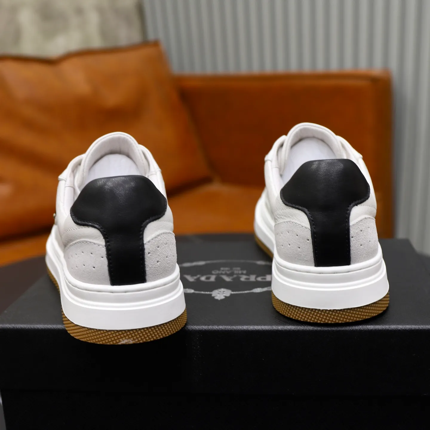 Men's shoes: 440💰🙅‍♂️🙅‍♂️🙅‍♂️ Brand: PRADA Standard code: 38–44 (45 can be customized) Level: Same as the official website Material: Original cowhide fabric Comfortable pigskin lining Lightweight and wear-resistant outsole Style category: Men's fashionable casual shoes and boots Running sneakers Distinguished luxury brand elements Top luxury Color: actual picture color